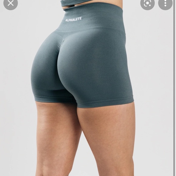 Alphalete Pants - Alphalete Amplify Charcoal Shorts